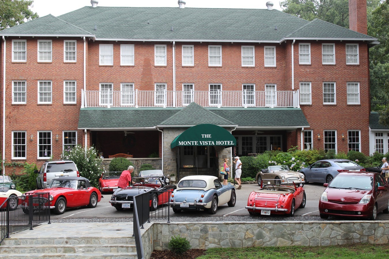 308 W State St Black Mountain Nc 28711 Hotel Property For 1 7