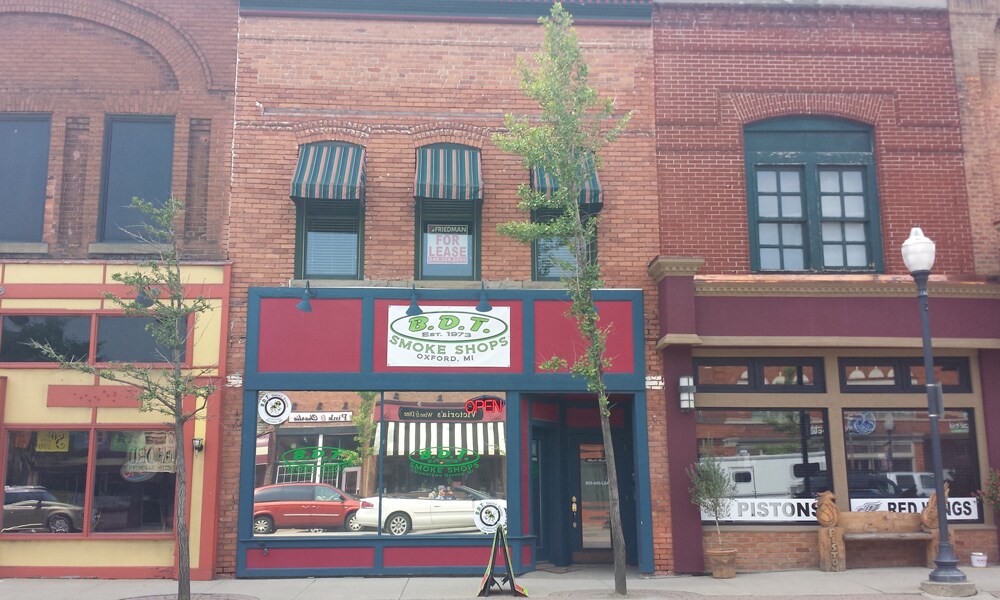 17 S Washington St, Oxford, MI, 48371 Storefront Retail/Office