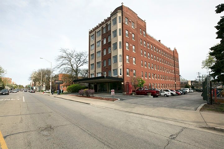 Oak Park Apartment Buildings For Sale on LoopNet.com 855 Lake St - Apartment Building