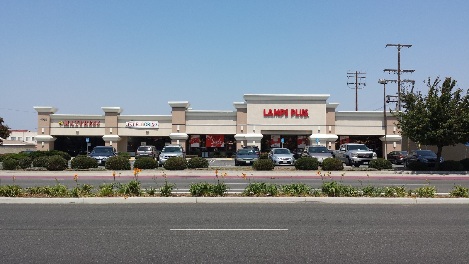 11701 11711 South St Artesia Ca 90701 Freestanding Property For 11701 11711 South St Artesia Ca 90701 Freestanding Property For Lease On Loopnet Com