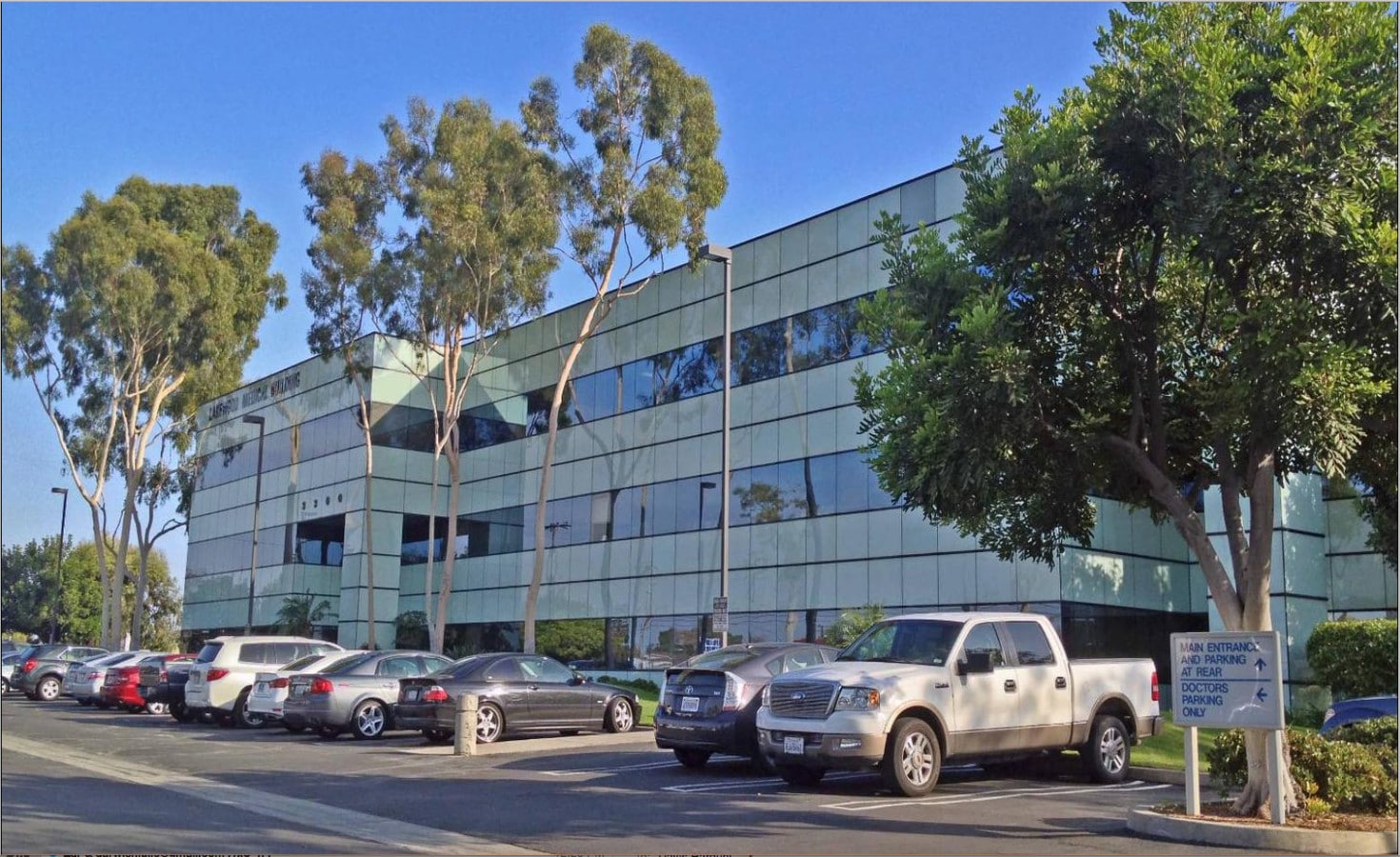 lakewood california hotels