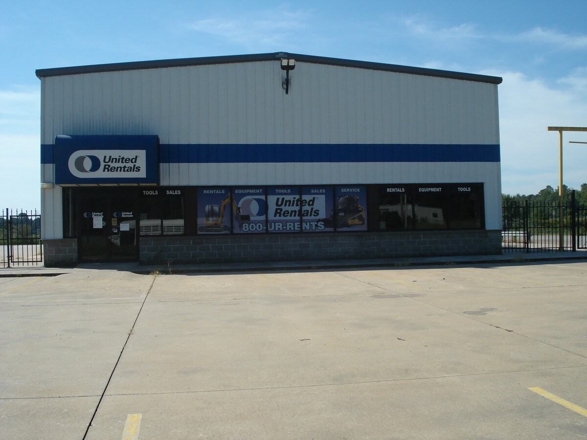 6520 W Barraque St, Pine Bluff, AR, 71602 Truck Terminal Property For