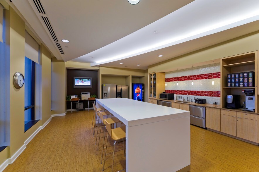 401 N Tryon St, Charlotte, NC, 28202 Property For Lease on