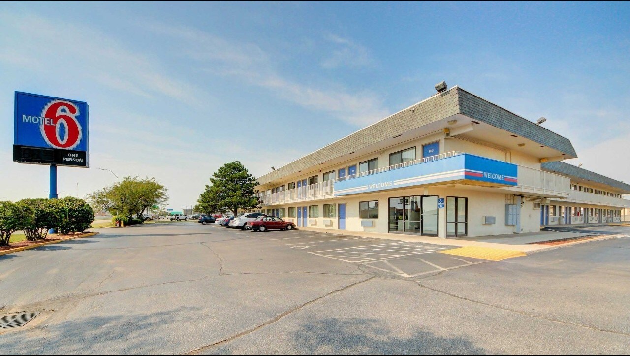 5736 W Kellogg Dr, Wichita, KS, 67209 Motel Property For Sale on