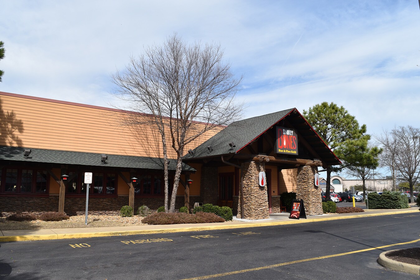 1405 Greenbrier Pky Chesapeake Va 23320 Restaurant Property For 1405 Greenbrier Pky