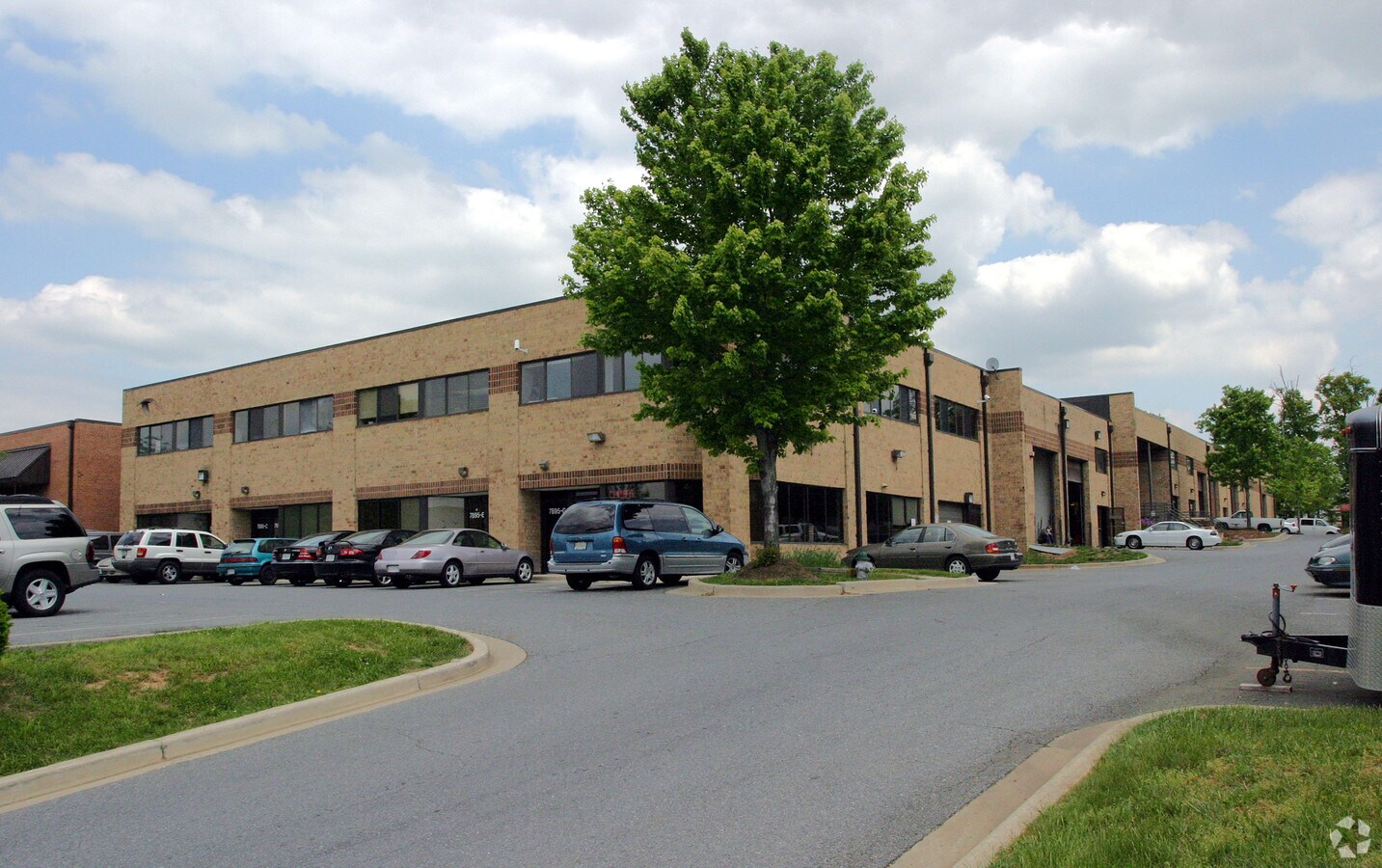 7895 Cessna Ave, Gaithersburg, MD, 20879 Showroom Property For Sale