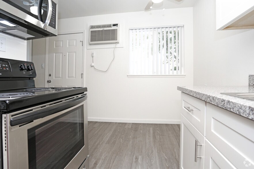 2927 Marconi Ave Sacramento Ca 95821 Apartments Property For 2927 Marconi Ave Sur Apartments 92 Unit Apartment Building Offered At 13 000 A 5 7 Cap Rate In Sacramento Ca