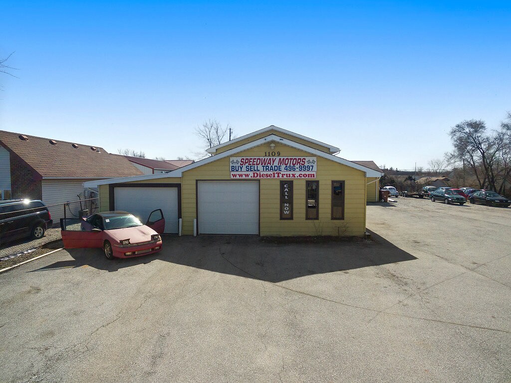 Coliseum Motors - impremedia.net