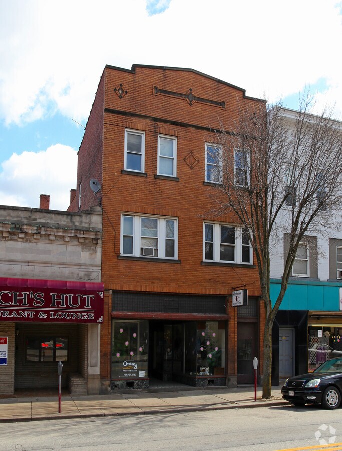 221 W Main St, Monongahela, PA, 15063 Storefront Retail/Residential