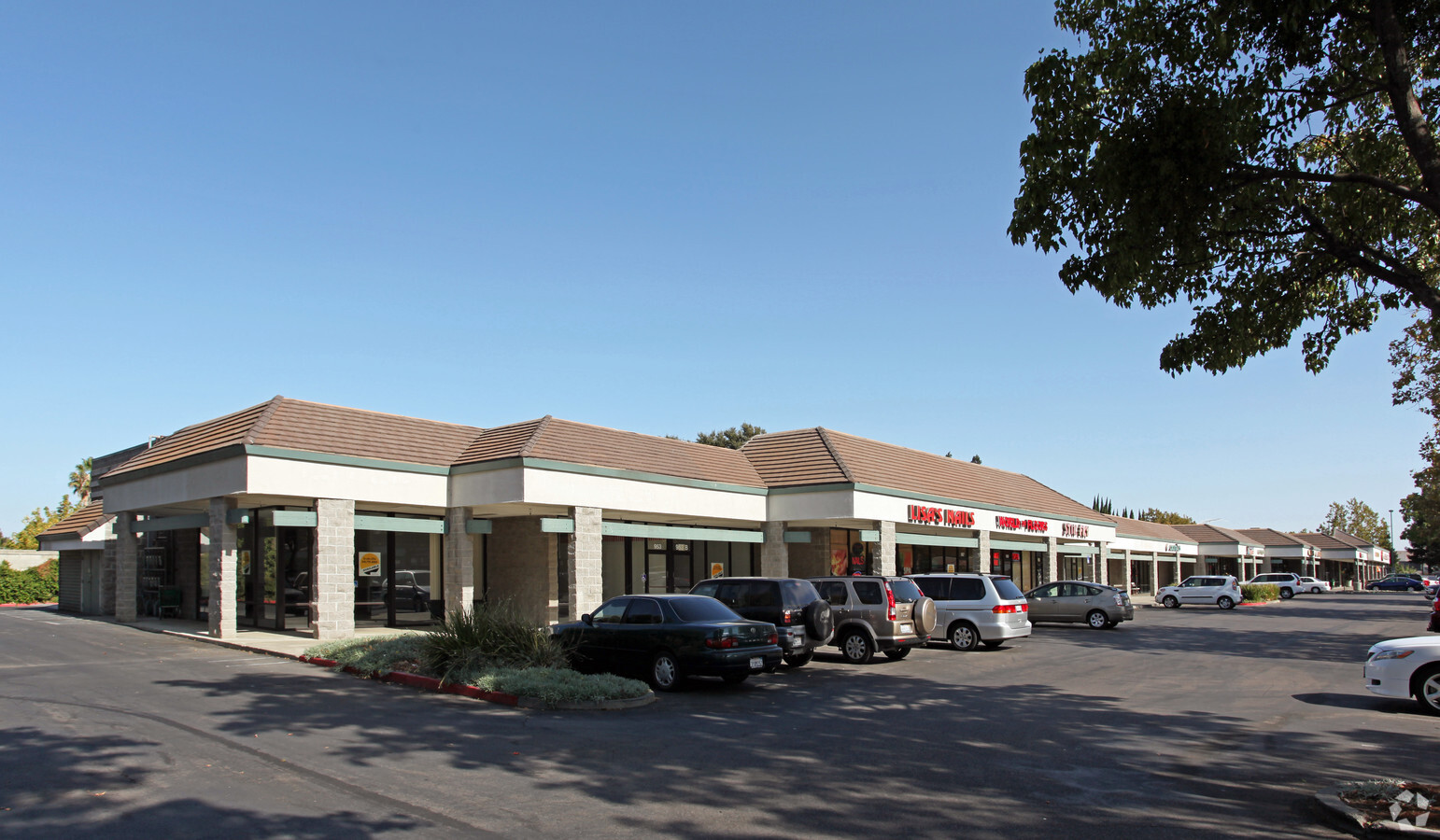 941-1045 Alamo Dr, Vacaville, CA, 95687 - Property For Lease on LoopNet.com