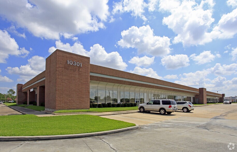 10301 Stella Link Rd, Houston, TX 77025 Medical Office For Lease on