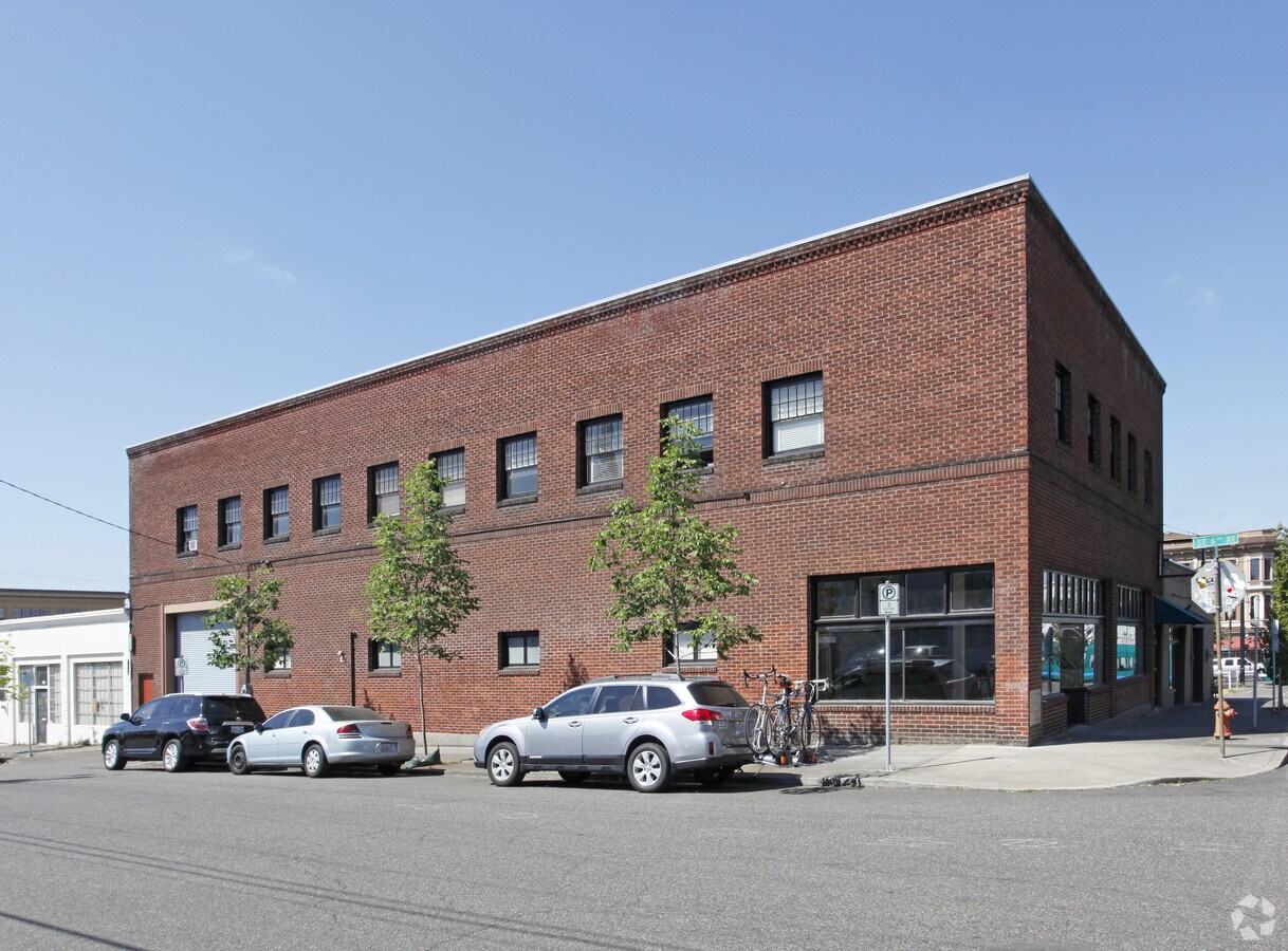 538 SE Ash St, Portland, OR, 97214 - Storefront Retail/Office ... 538 SE Ash St, Portland, OR, 97214 - Storefront Retail/Office ...