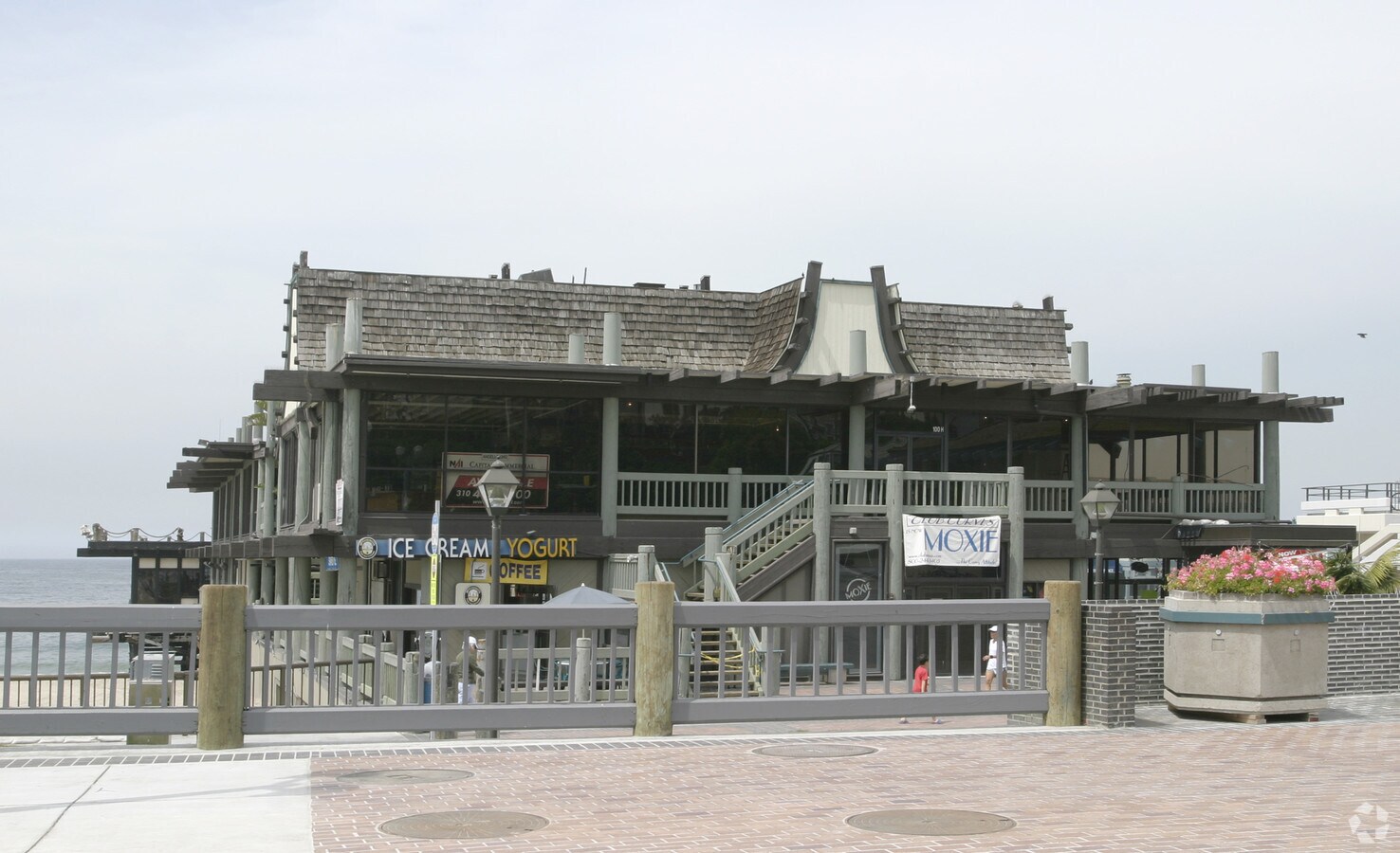 141 250 Fishermans Wharf Redondo Beach Ca 90277 Front Stage And Dance Floor