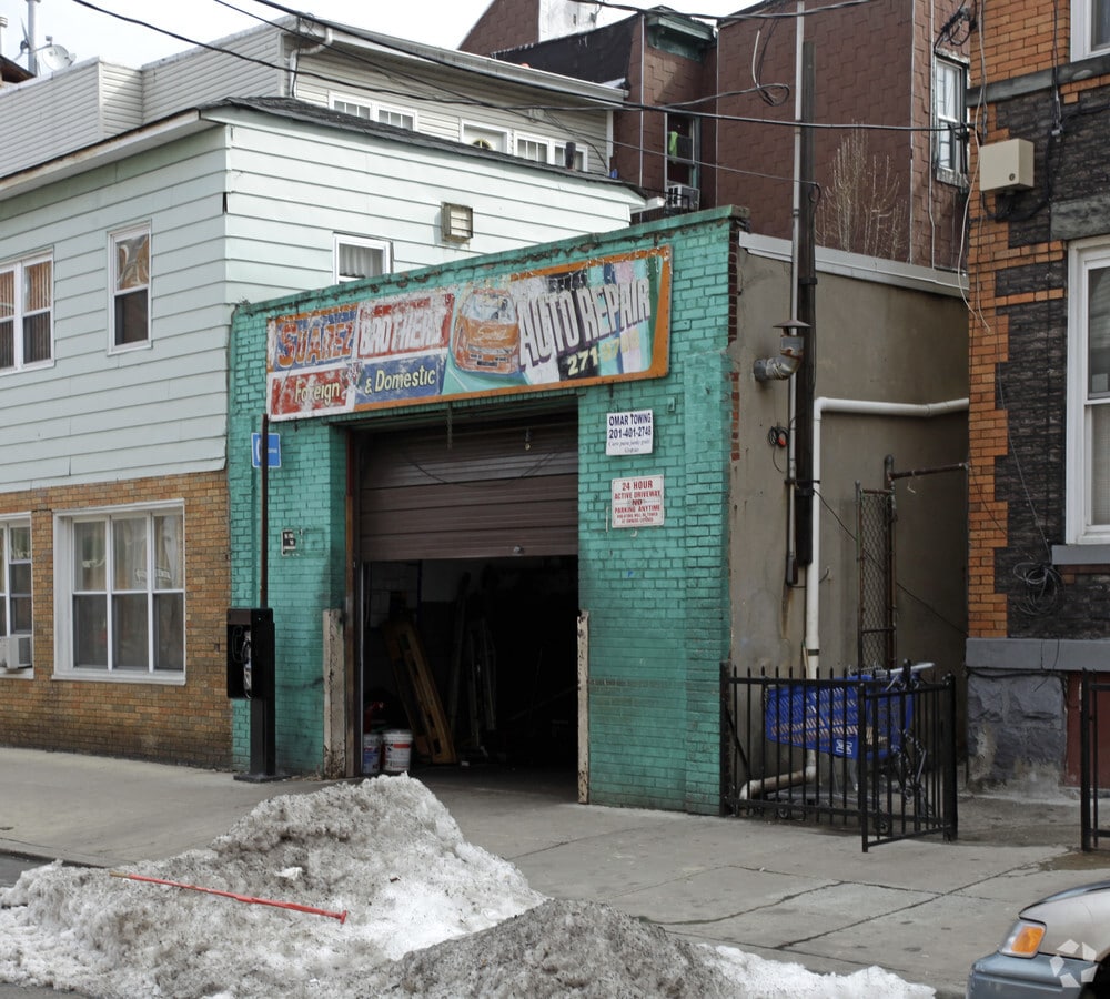 2608 Central Ave