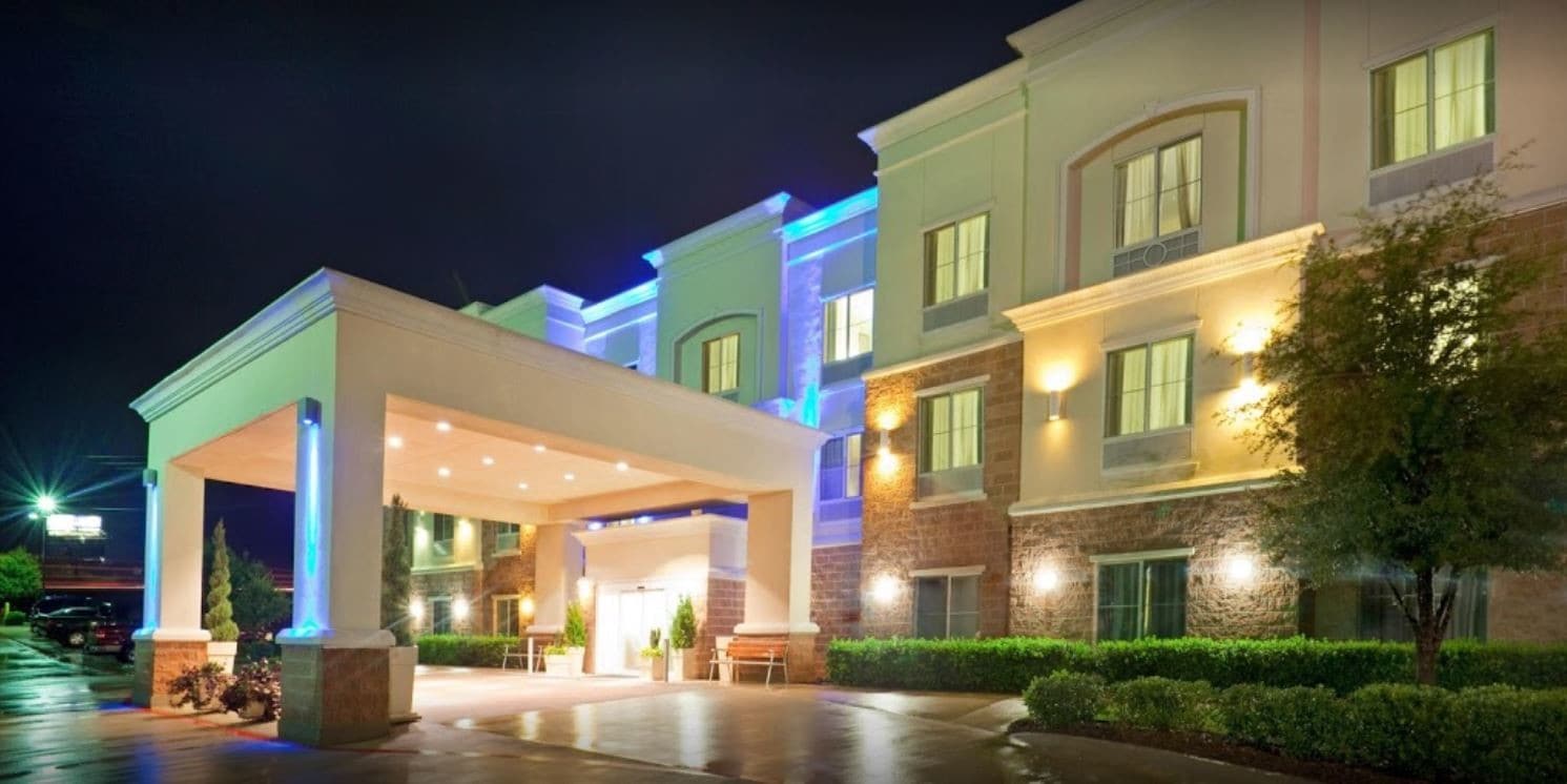 1051 N Highway 287 Decatur Tx 76234 Hotel Property For On Outside