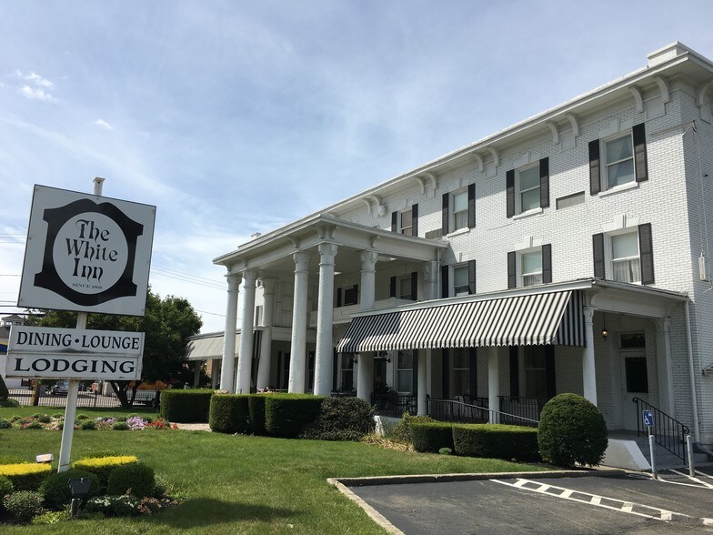 52 E Main St Fredonia Ny 14063 Hotel For On Cityfeet More Photos Of 52 E Main St Fredonia Hotel For