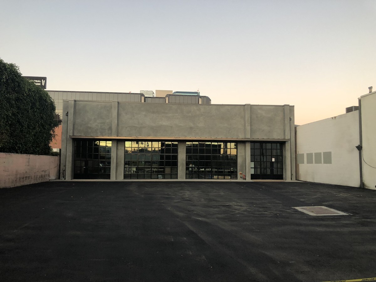 2216 Federal Front View
