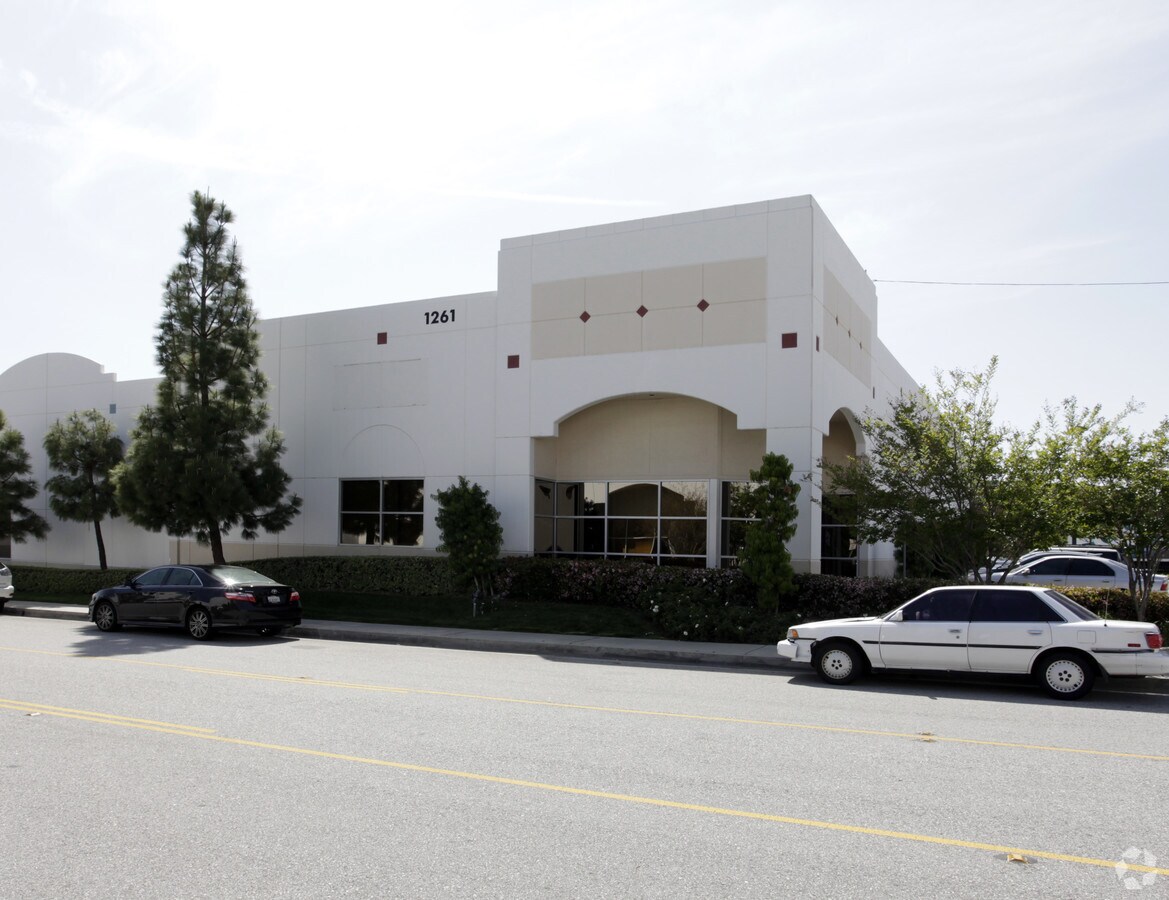 1261 Mountain View Cir, Azusa, CA, 91702 - Warehouse Property For Lease on LoopNet.com