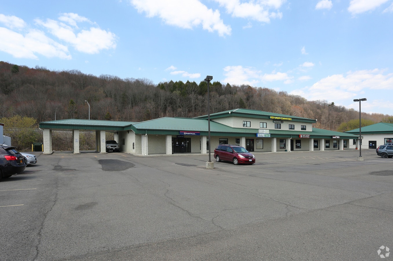 1235 Front St Binghamton Ny 13905 Bank Property For Lease On Bank Break Room 2