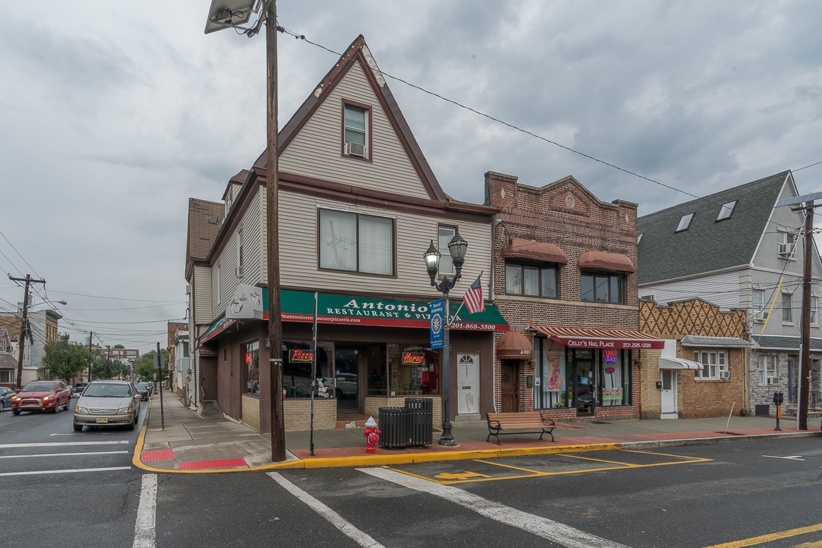 6901 Park Ave, Guttenberg, NJ, 07093 Storefront Retail/Residential Property For Sale on