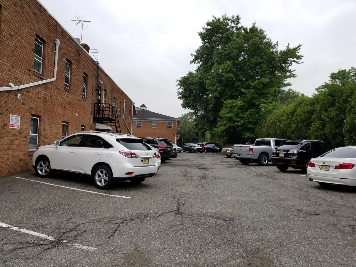 Commercial 1010 Clifton Ave