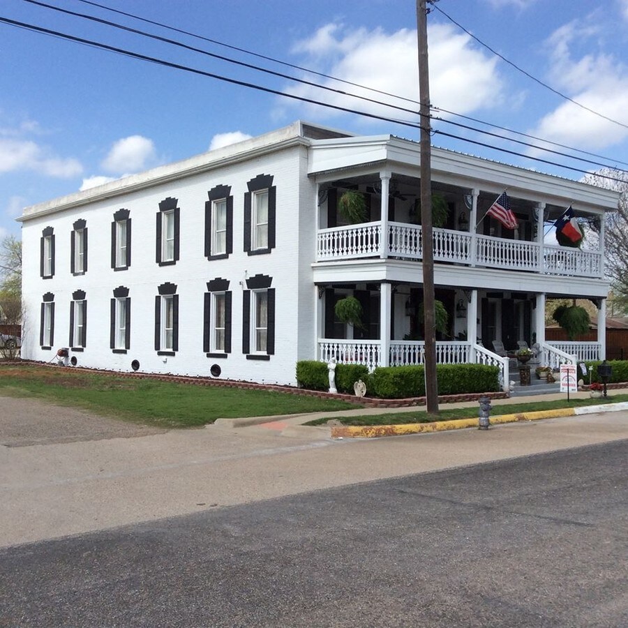 206 S Main, Milford, TX, 76670 Property For Sale on